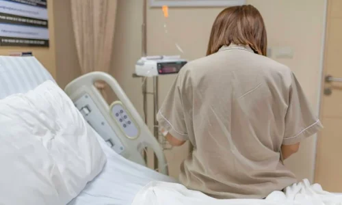 TST: Empresa indenizará funcionária demitida às vésperas de cirurgia